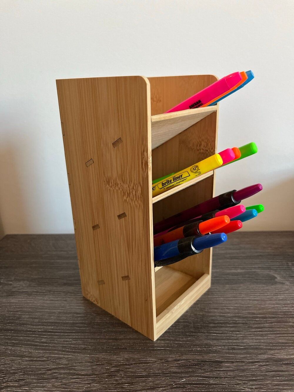 Lot of 14 Assorted Highlighters Sharpie BIC & Bamboo Pen Holder